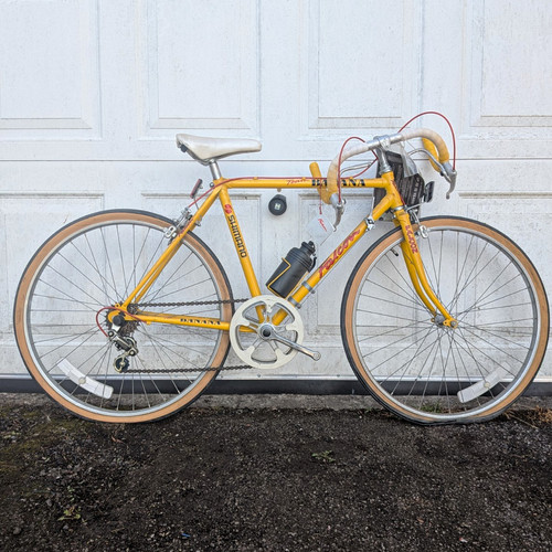 Nos falcon banana - falcon, road